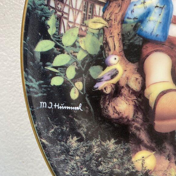 M I Hummel “APPLE TREE BOY AND GIRL” Plate The Danbury Mint Collector 1991 - Picture 2 of 10